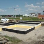 Свайно-ростверковый фундамент под кирпичный дом