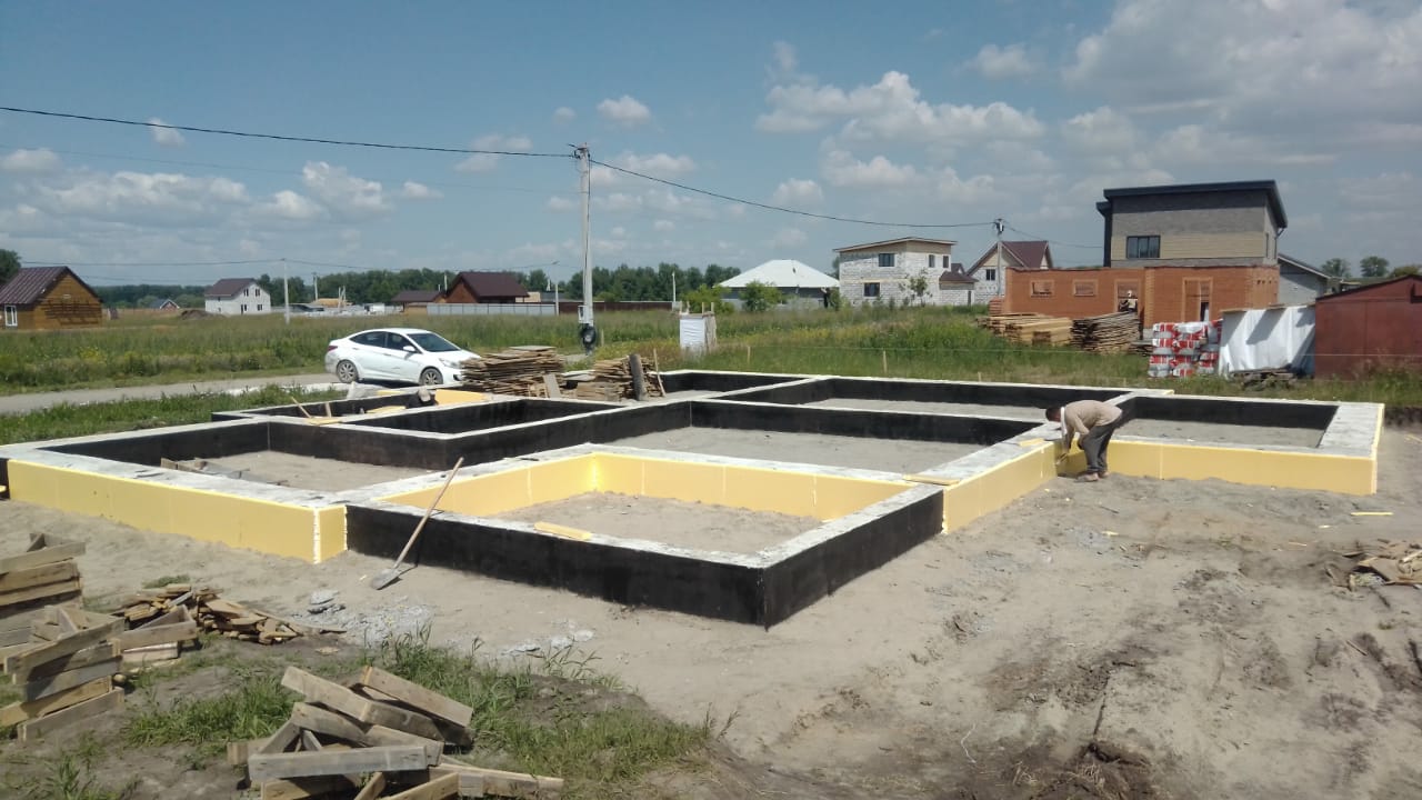 Свайно-ростверковый фундамент под кирпичный дом
