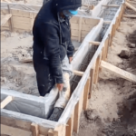 Заливка ленточного фундамента