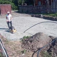 Трамбовка песчаной подушки